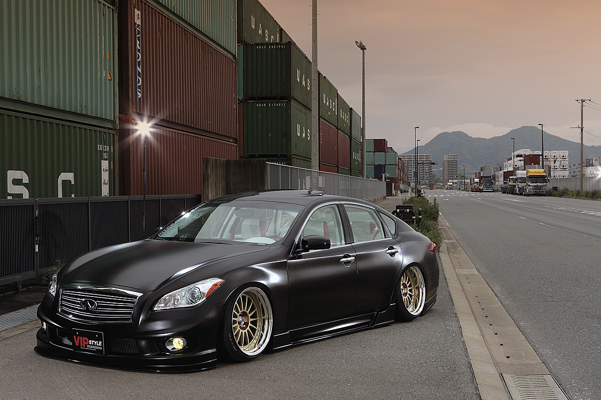 すご技 先代フーガを現行モデル風にドレスアップする Auto Messe Web カスタム アウトドア 福祉車両 モータースポーツなどのカーライフ情報が満載 すご技 先代フーガを現行モデル風にドレスアップする Auto Messe Web カスタム アウトドア 福祉車両 モータースポーツなどのカーライフ情報が満載