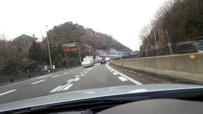 名神高速道路・関ヶ原付近は積もるほどではなかったが雪が降った