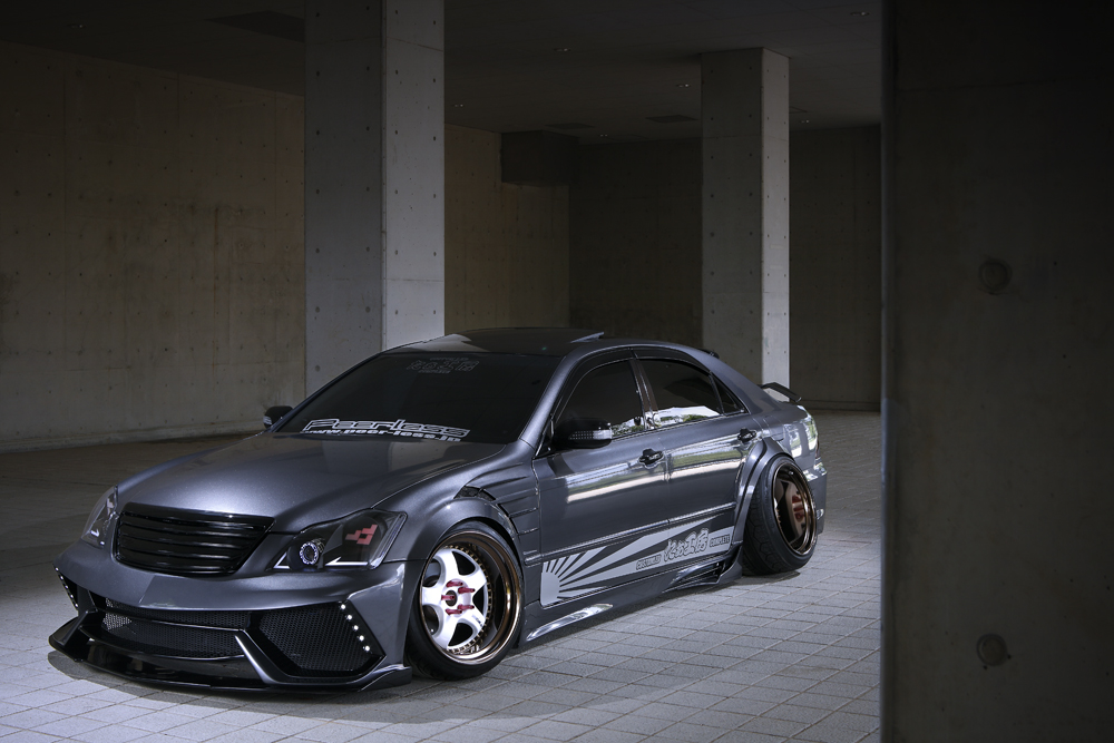 18クラウン ニコイチ リアバンパー 18クラウン ワンオフ ニコイチ