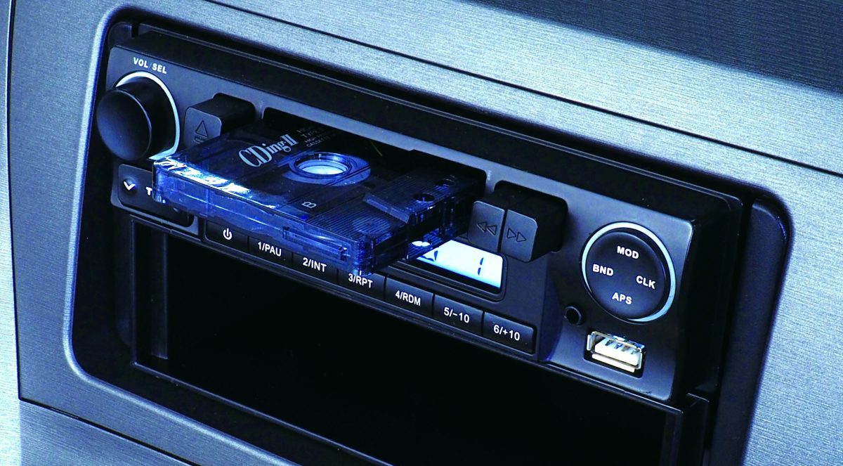 カセットテープ を再生できるカーオーディオ登場 Auto Messe Web カスタム アウトドア 福祉車両 モータースポーツなどのカーライフ情報が満載
