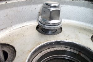 タイヤ脱落事故の可能性もある間違ったホイールナット装着 Auto Messe Web カスタム アウトドア 福祉車両 モータースポーツなどのカーライフ情報が満載