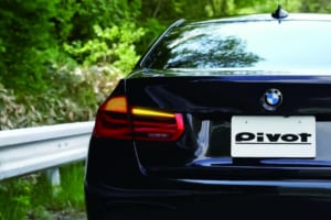 BMW 3&4シリーズで流れるウインカーを2万円以下で実現【PIVOT】