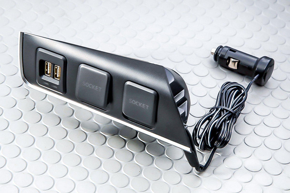 USBポート　USB電源　充電器　車