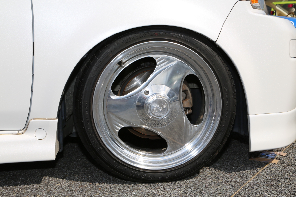 彼女も大満足 の90年代風 しゃれおつ カスタムを発見 スーパーアメリカンフェスティバル17 Auto Messe Web カスタム アウトドア 福祉車両 モータースポーツなどのカーライフ情報が満載