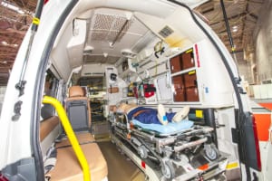 【画像】患者を確実かつ安全に輸送する「高規格救急車」の中身とは 〜 画像4