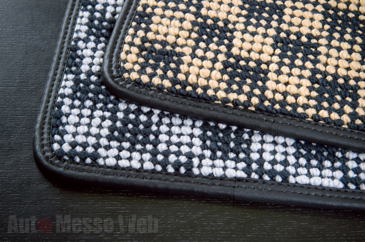 彩で選ぶカスタムパーツ】老舗ブランド『KARO』が作り出す足元の