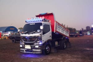 【画像】トラックスピリッツがコラボイベント開催！タイのトラッカー200台オーバーを激写!! 〜 画像31