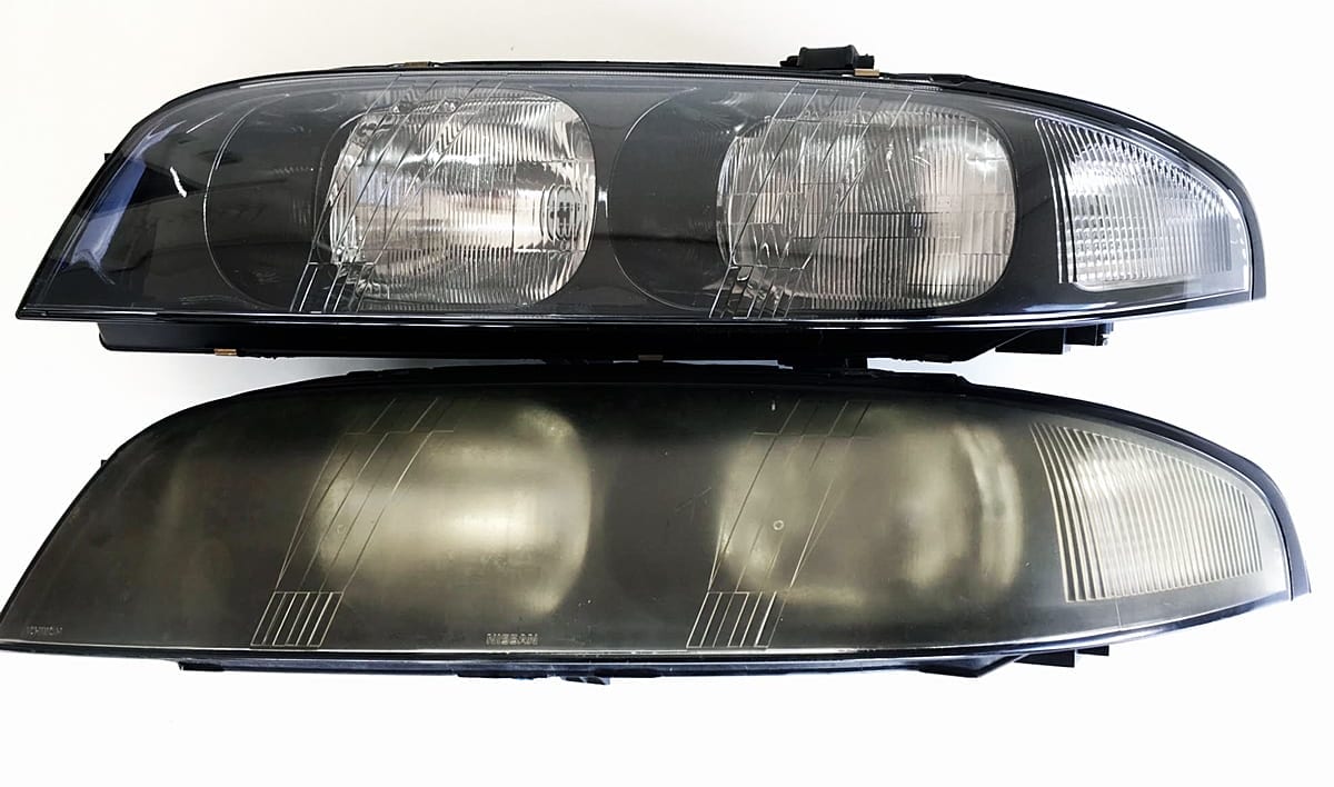 紫外線で黄ばんだヘッドライトが甦る！R33スカイラインGT-R用カバー 