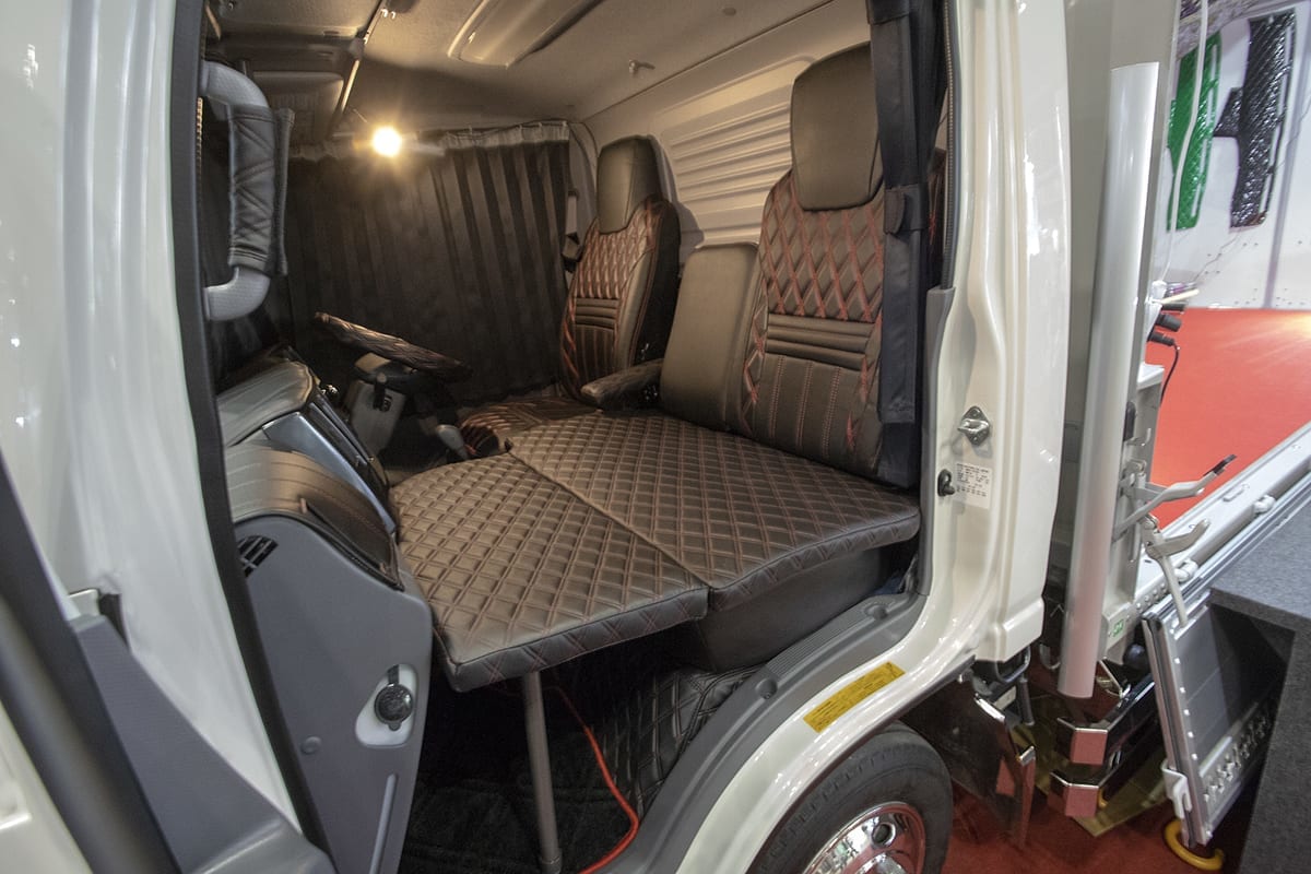 プロドライバー注目の 便利 快適グッズ も豊富に揃ったトラックショー レポート Auto Messe Web カスタム アウトドア 福祉車両 モータースポーツなどのカーライフ情報が満載