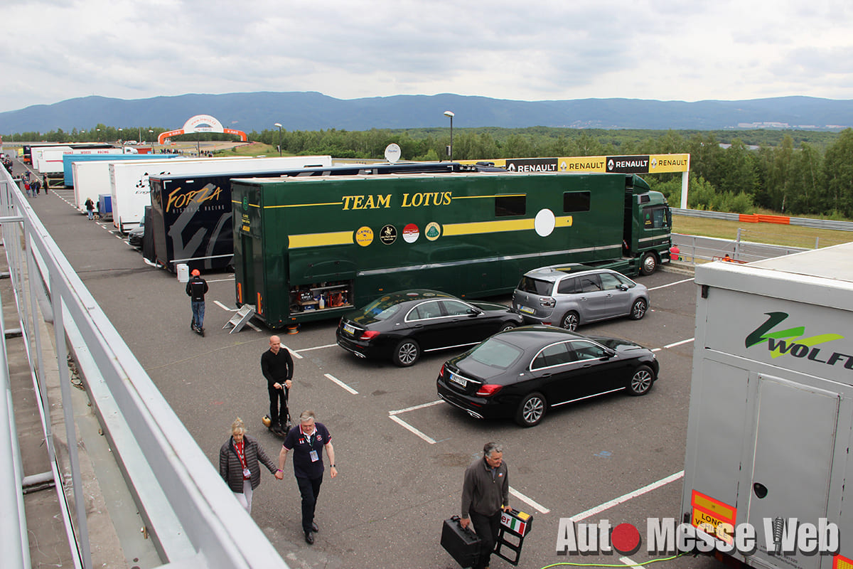 アウトドローモ・モスト