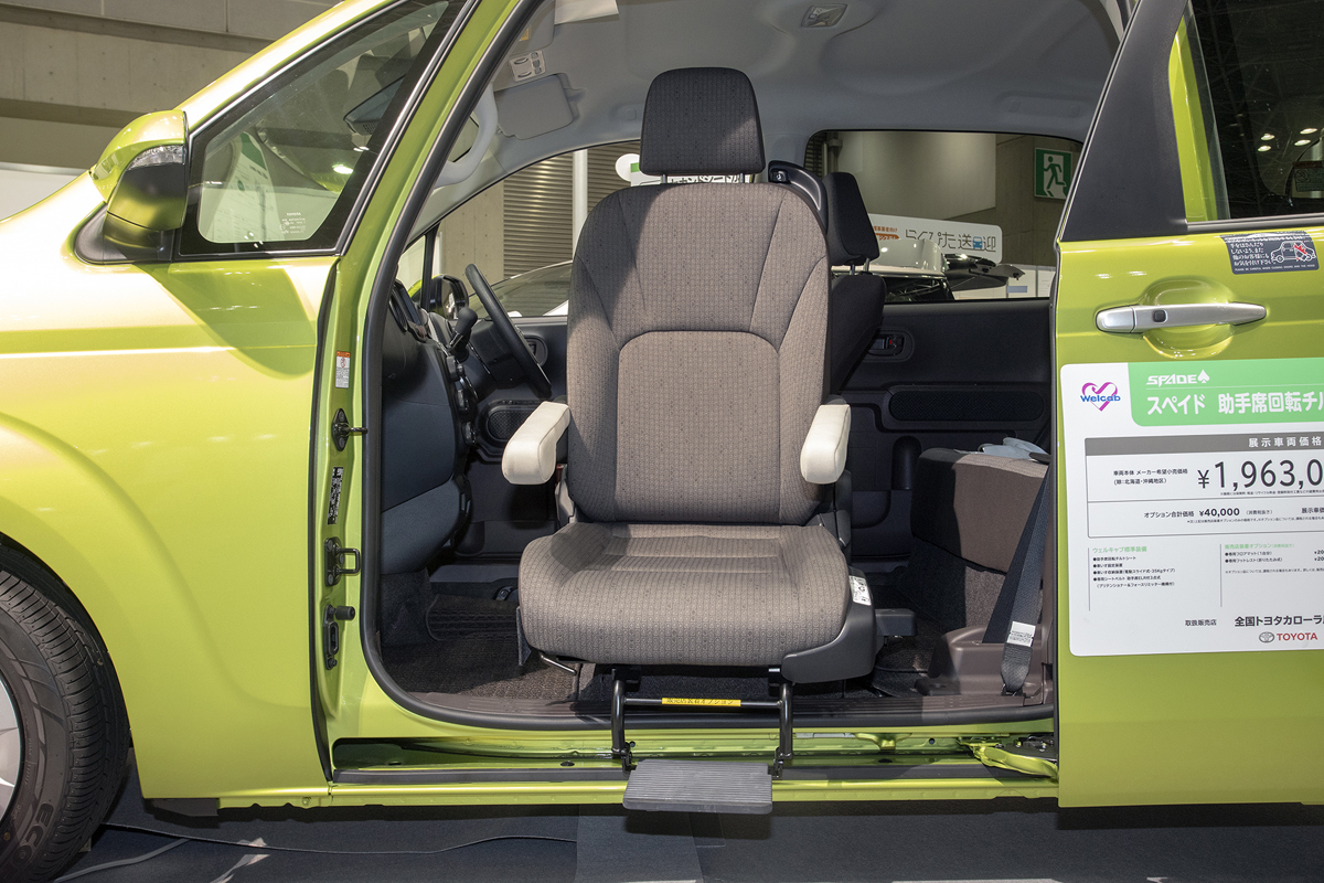 高齢者の自立を促し介護する人への負荷が少ない 助手席回転シート仕様車 Auto Messe Web カスタム アウトドア 福祉車両 モータースポーツなどのカーライフ情報が満載