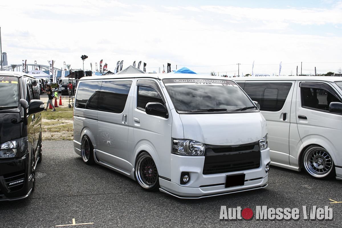 スーパーカーニバル18に集まったカスタムハイエース キャラバン 画像ギャラリー Auto Messe Web カスタム アウトドア 福祉車両 モータースポーツなどのカーライフ情報が満載