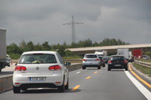 【画像】アウトバーンでコンパクトカーが最速！ヨーロッパの特殊な道路工事事情 〜 画像3