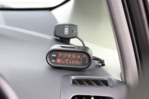 【画像】トヨタ『踏み間違い加速抑制システム』を発売、ディーラーで装着可能に 〜 画像4