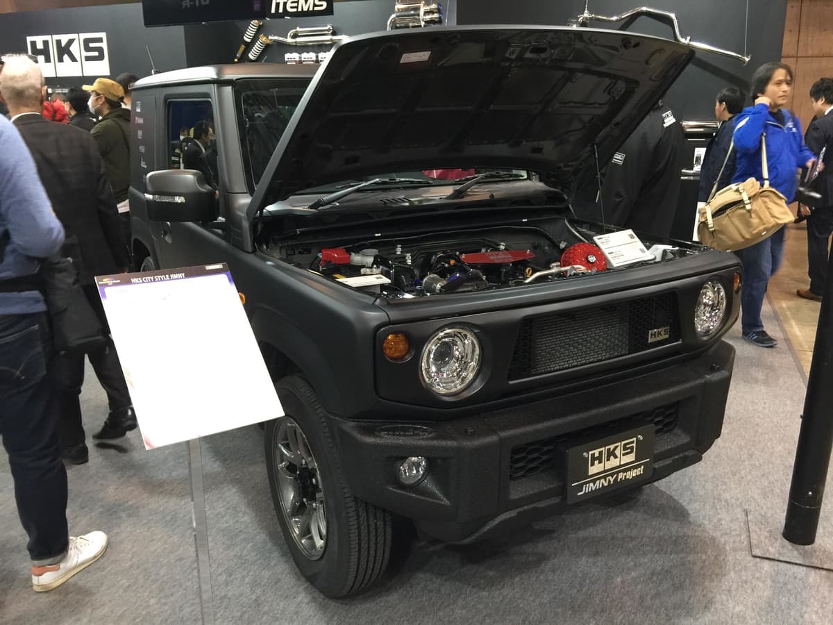 ローダウンからブーストアップまで Hksが提案するスズキ ジムニーが面白い Auto Messe Web カスタム アウトドア 福祉車両 モータースポーツなどのカーライフ情報が満載 ローダウンからブーストアップまで Hksが提案するスズキ ジムニーが面白い Auto Messe Web カスタム アウトドア 福祉車両 モータースポーツなどのカーライフ情報が満載