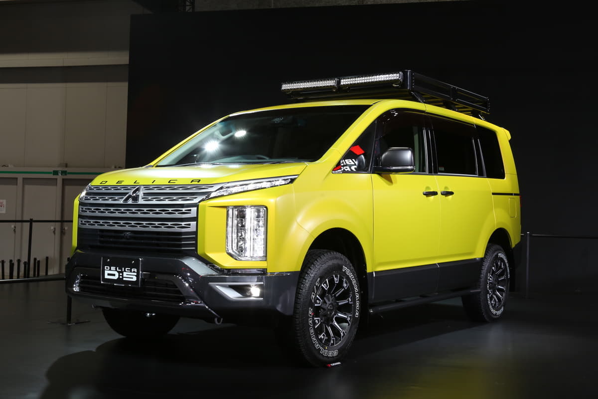 車高を上げた三菱デリカにイベント限定で黄色いボディカラーを採用したワケ Auto Messe Web カスタム アウトドア 福祉車両 モータースポーツなどのカーライフ情報が満載
