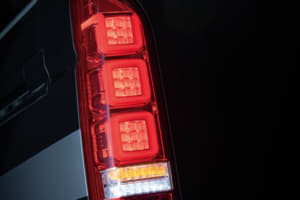 【画像】トヨタ・ハイエース用「新作LEDテールランプ」2タイプがダズフェローズから発売!! 〜 画像3