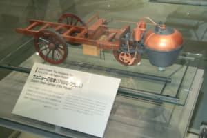 【画像】自動車博物館巡りで見つけた“世界初”！前輪駆動車第1号は大砲運搬車 〜 画像2