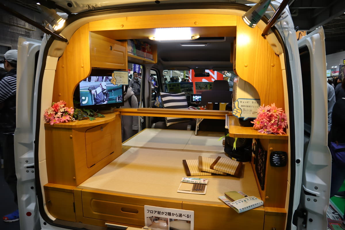 大阪キャンピングカーショー2019に展示された軽キャンパー