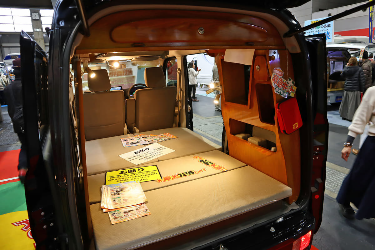 大阪キャンピングカーショー2019に展示された軽キャンパー