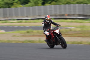 【画像】車いすレーサーの青木拓磨選手が再びオートバイで走り出す！事前テスト潜入レポート 〜 画像3