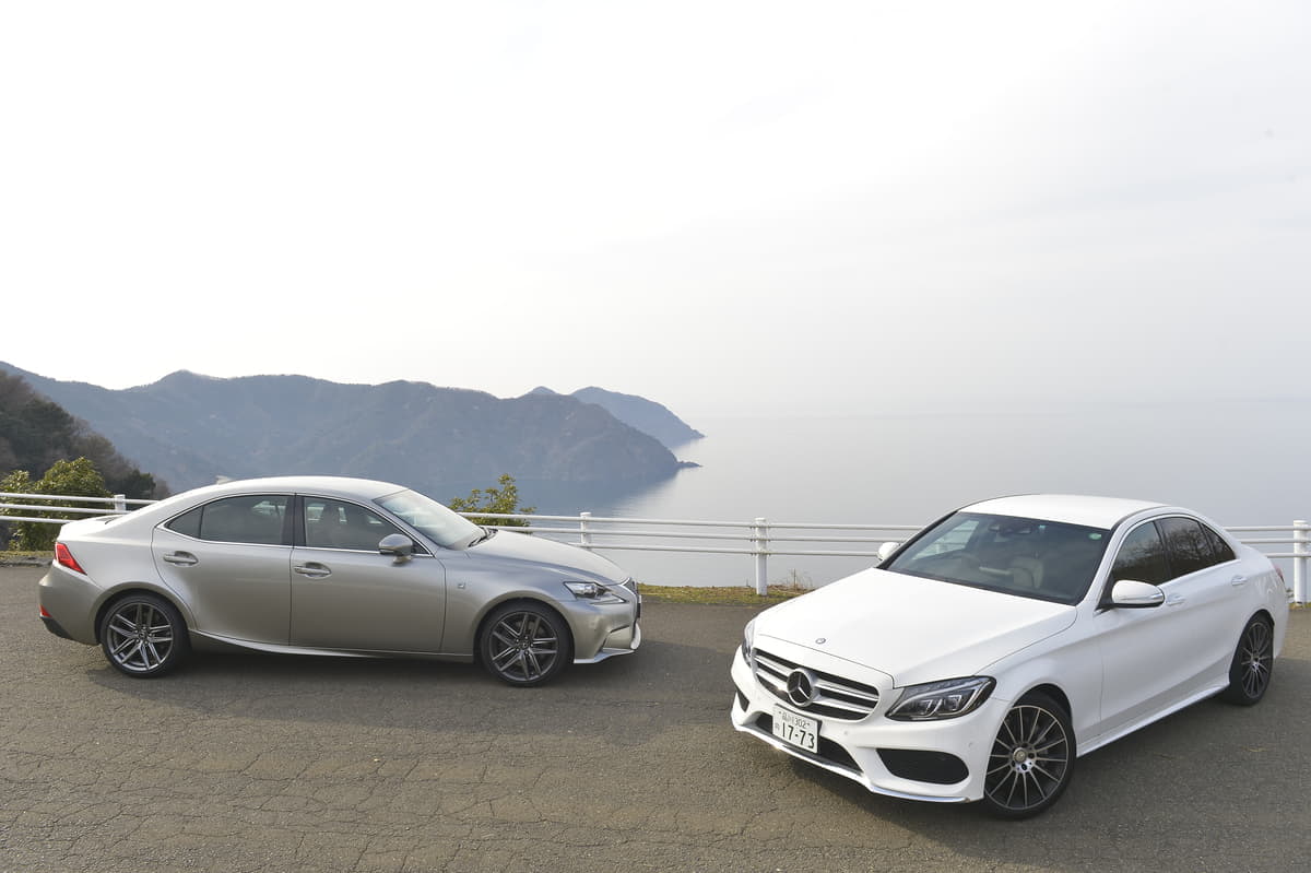 ミニバンの乗降は高齢者も介護者もひと苦労 セダン ワゴンが注目される理由 画像5 Auto Messe Web カスタム アウトドア 福祉車両 モータースポーツなどのカーライフ情報が満載