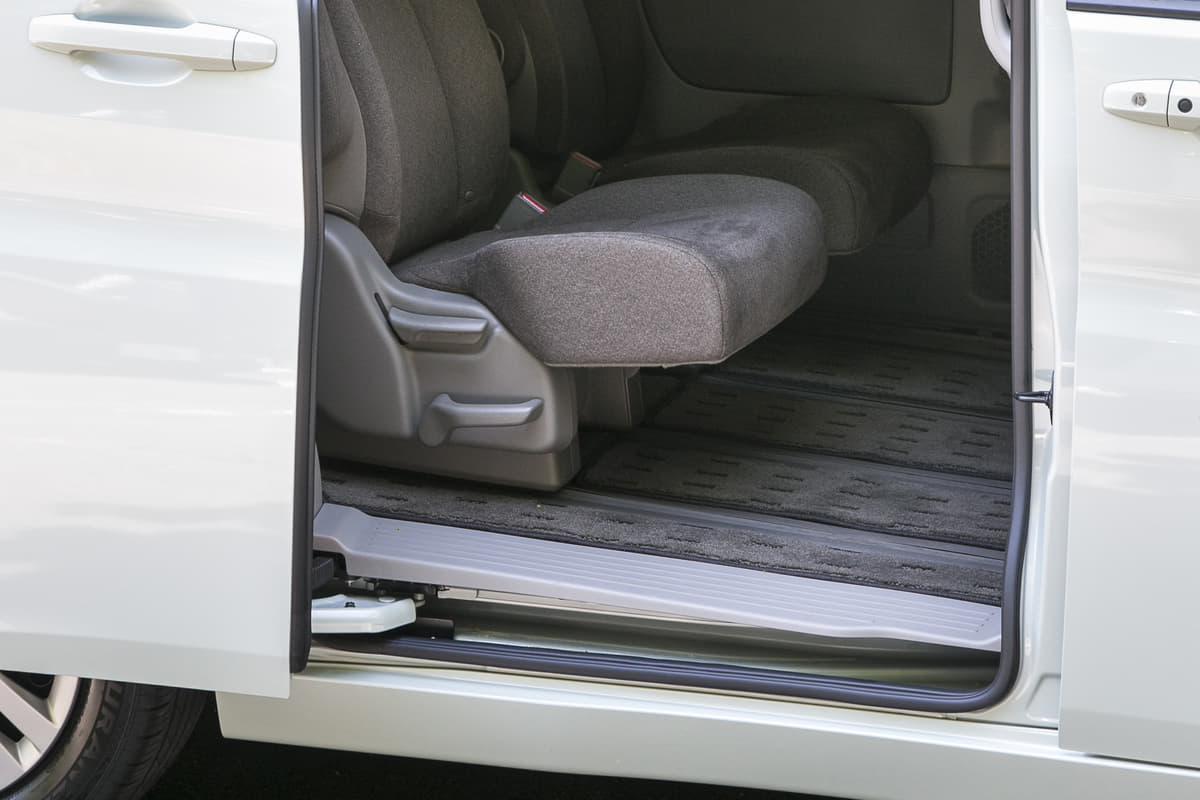 乗りやすいだけ 低床ミニバンがファミリーにオススメと言われる３つの理由 Auto Messe Web カスタム アウトドア 福祉車両 モータースポーツなどのカーライフ情報が満載