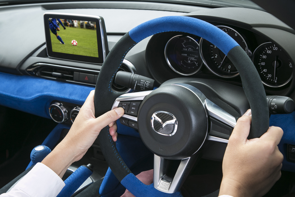 ドライバー次第で変わる 同乗者をクルマで酔わせないための運転テクニック Auto Messe Web カスタム アウトドア 福祉車両 モータースポーツなどのカーライフ情報が満載