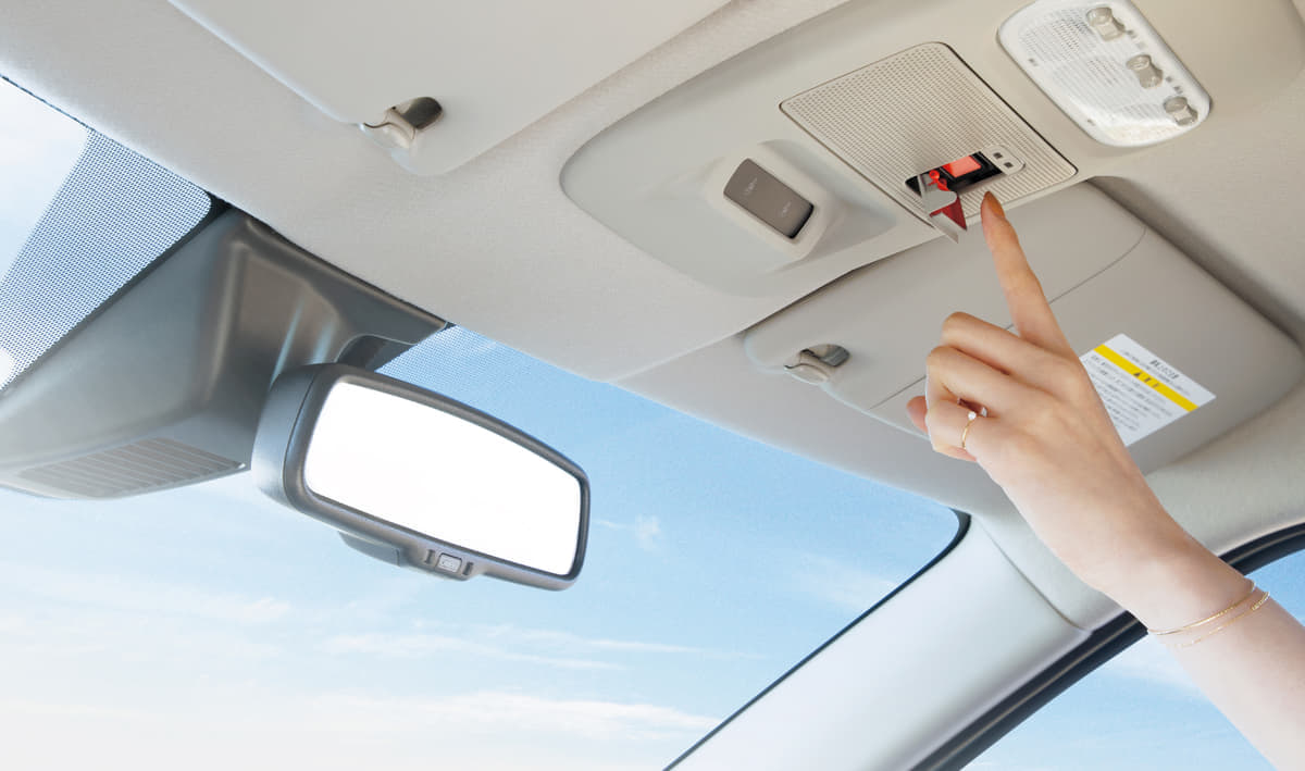 あおり運転対策にも効果的 Sosコール が新型車に続々と採用される理由とは Auto Messe Web カスタム アウトドア 福祉車両 モータースポーツなどのカーライフ情報が満載