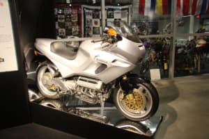 【画像】博物館で奇っ怪なオートバイと遭遇！多気筒エンジンを搭載した特殊なモデル10選 〜 画像10
