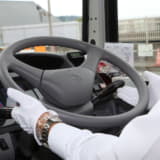 【画像】信号と連携する自動運転バス試乗！ 減速時のカックンブレーキで課題も残る 〜 画像16