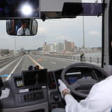 【画像】信号と連携する自動運転バス試乗！ 減速時のカックンブレーキで課題も残る 〜 画像34