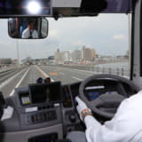 【画像】信号と連携する自動運転バス試乗！ 減速時のカックンブレーキで課題も残る 〜 画像35
