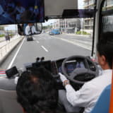 【画像】信号と連携する自動運転バス試乗！ 減速時のカックンブレーキで課題も残る 〜 画像36