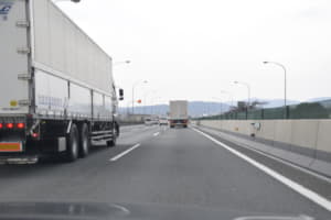 【画像】高速道路での交通トラブル多発！ 「追い越し車線」の正しい走り方とは 〜 画像8