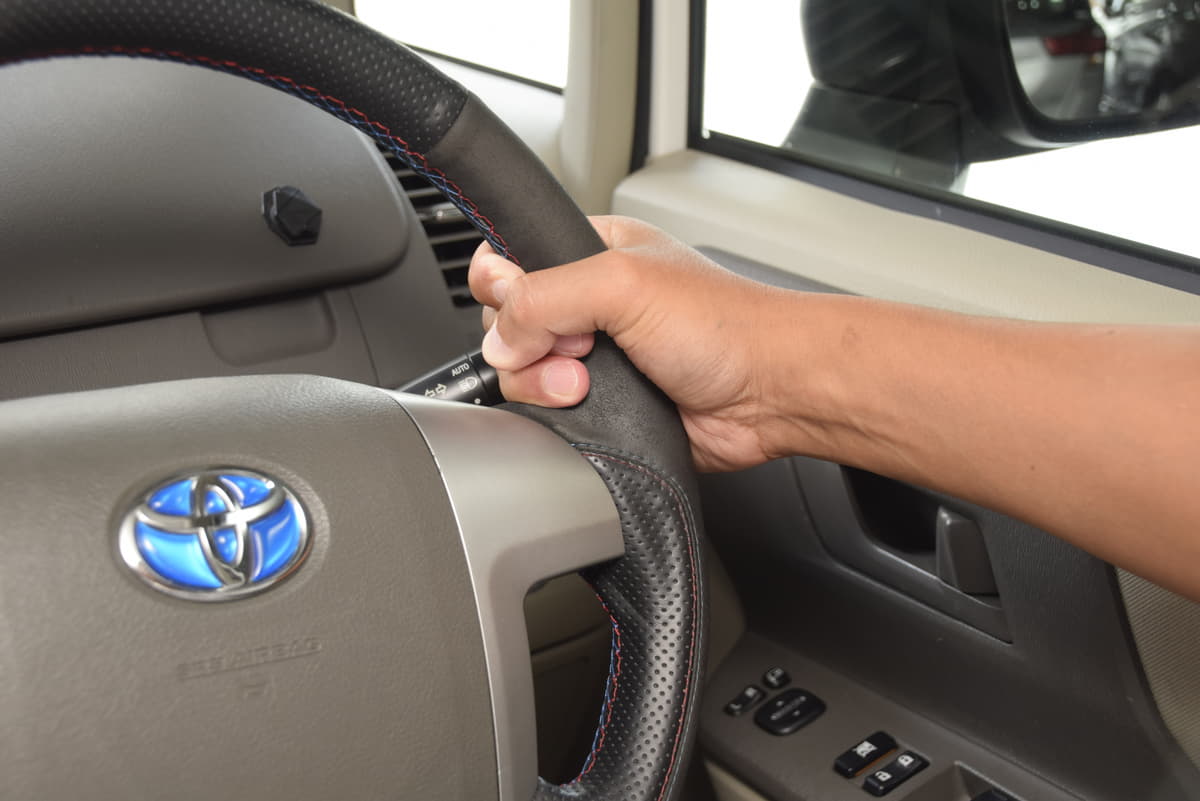 車酔いの原因はハンドル操作 握り方を変えるだけで改善可能 Auto Messe Web カスタム アウトドア 福祉車両 モータースポーツなどのカーライフ情報が満載