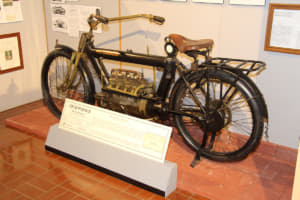 【画像】博物館で奇っ怪なオートバイと遭遇！多気筒エンジンを搭載した特殊なモデル10選 〜 画像11