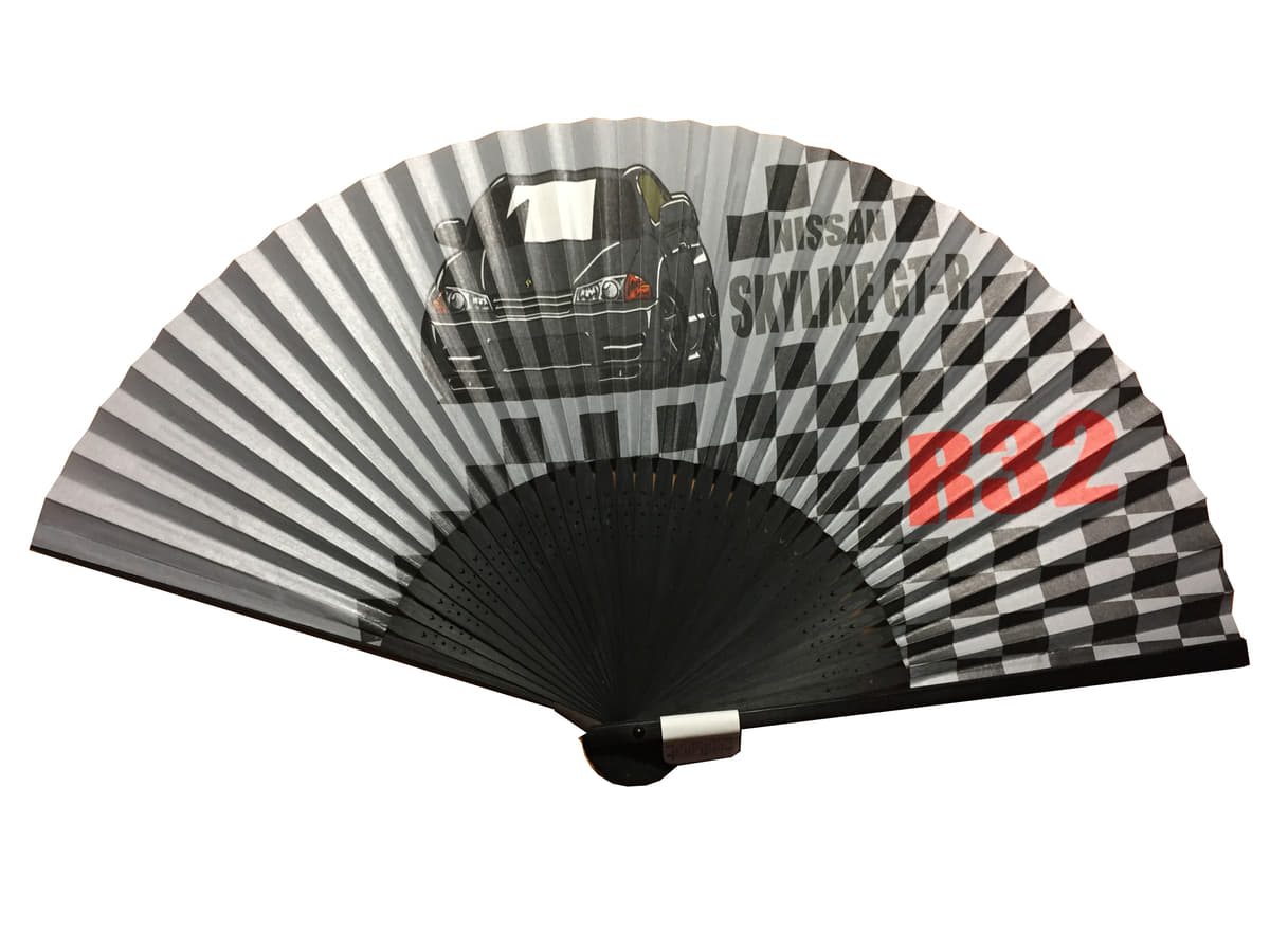 日本を代表するスポーツカー３台が扇子になって登場 Auto Messe Web カスタム アウトドア 福祉車両 モータースポーツなどのカーライフ情報が満載