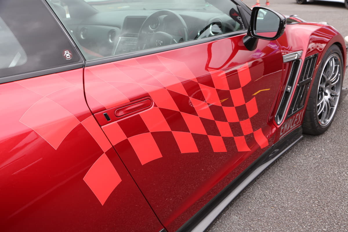 日産GT-Rの外装をGTマシンやスーパーカー風にカスタマイズ