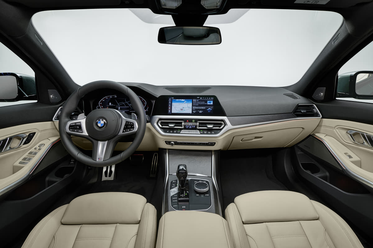 新型BMW3シリーズ・ツーリングが高速道路のハンズ・オフ機能や大容量ラゲッジなどを採用し発売