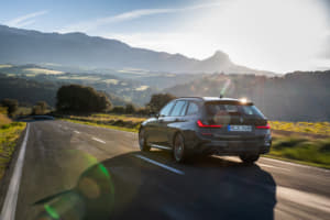 【画像】新型BMW 3シリーズ・ツーリング発表! 高速道路の手放し運転機能や大容量ラゲッジに注目 〜 画像87