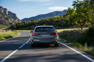 【画像】新型BMW 3シリーズ・ツーリング発表! 高速道路の手放し運転機能や大容量ラゲッジに注目 〜 画像9