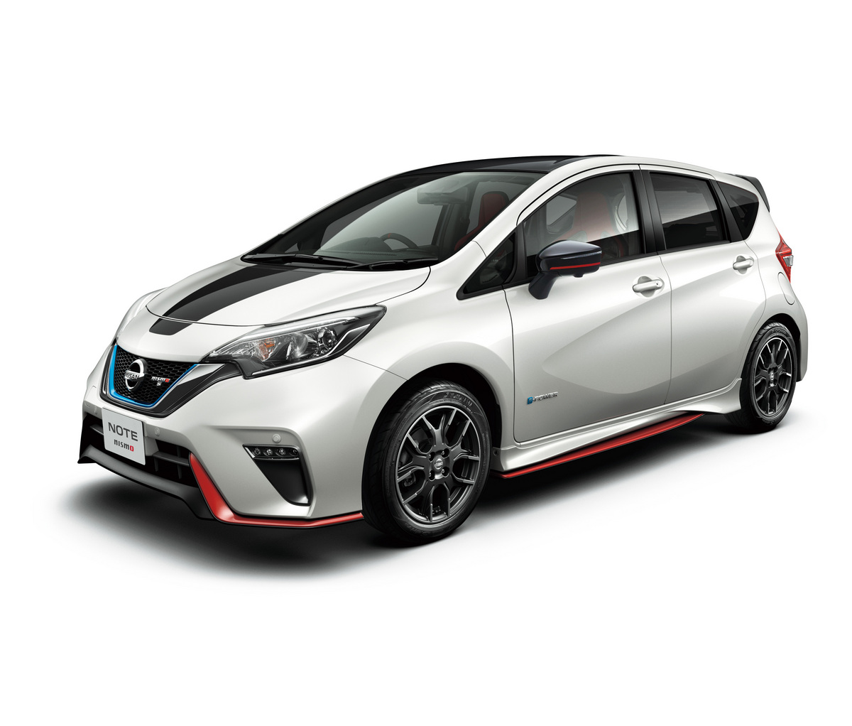 日産ノートnismo がより精悍に 特別仕様車 Black Limited が登場 Auto Messe Web カスタム アウトドア 福祉車両 モータースポーツなどのカーライフ情報が満載