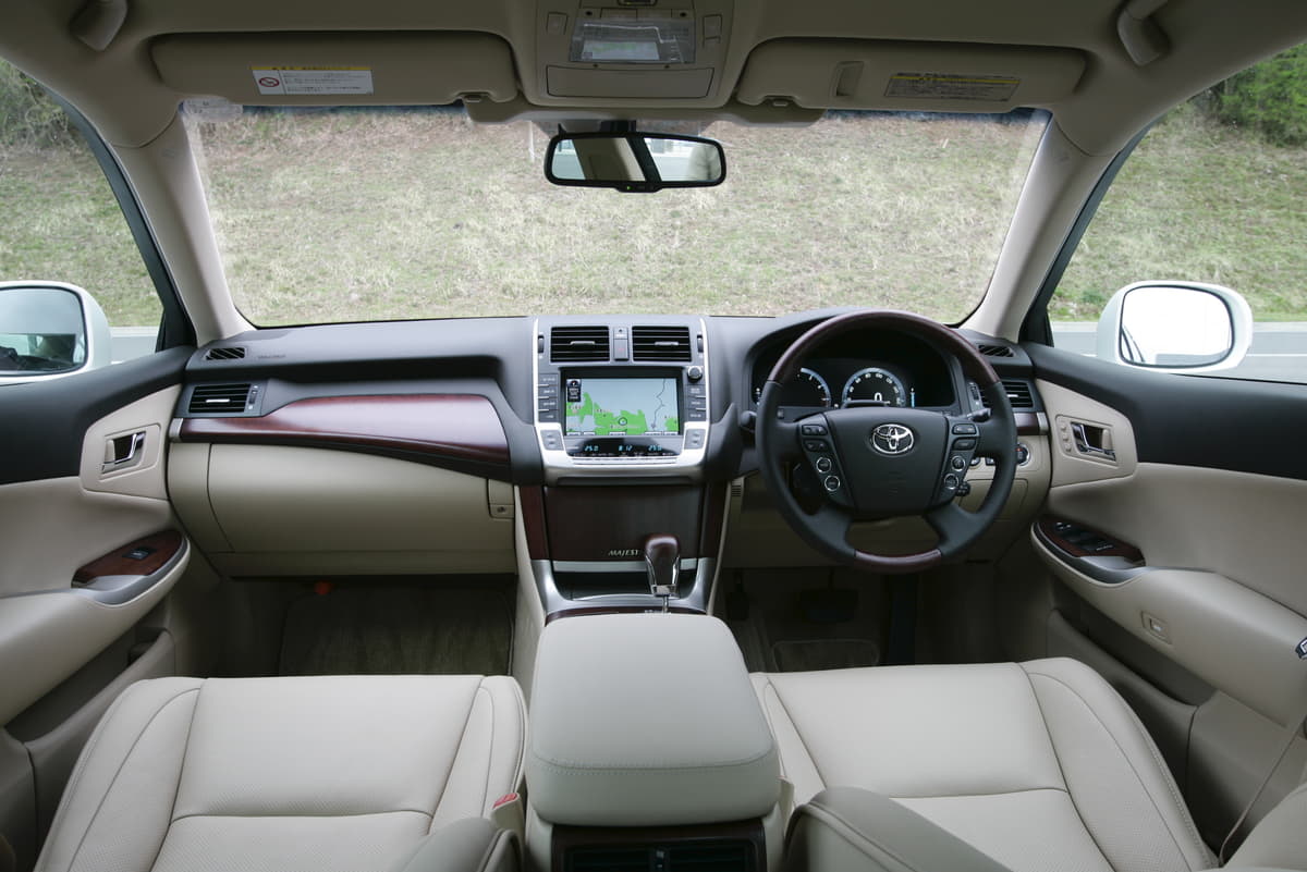 平成の国産高級セダン価格が暴落 100万円で手に入るオススメ中古車５選 画像4 Auto Messe Web カスタム アウトドア 福祉車両 モータースポーツなどのカーライフ情報が満載