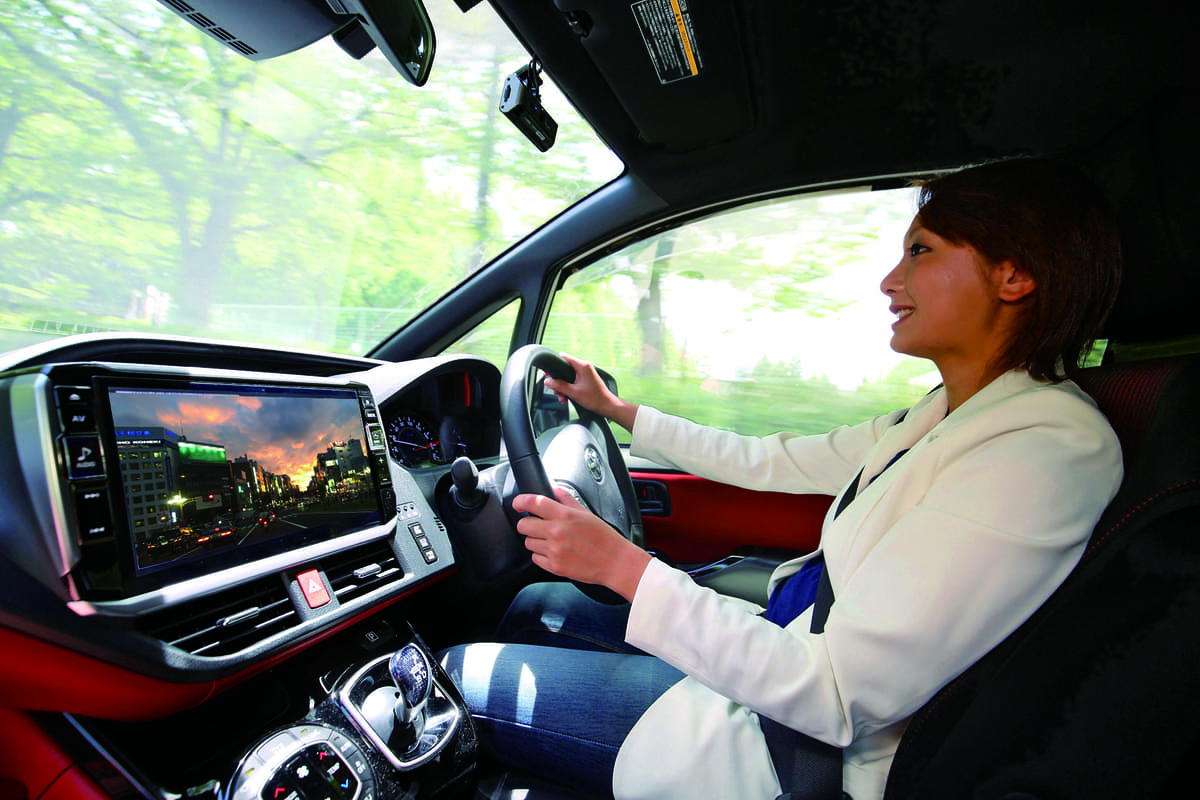 運転中は誰もが危険運転予備軍 気持ちを穏やかにするドライブミュージック6選 Auto Messe Web カスタム アウトドア 福祉車両 モータースポーツなどのカーライフ情報が満載