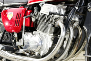 【画像】「ダブワン」「マッハ」「ケーゼロ」 愛称で呼ばれた60年代生まれの大型国産バイクたち 〜 画像13