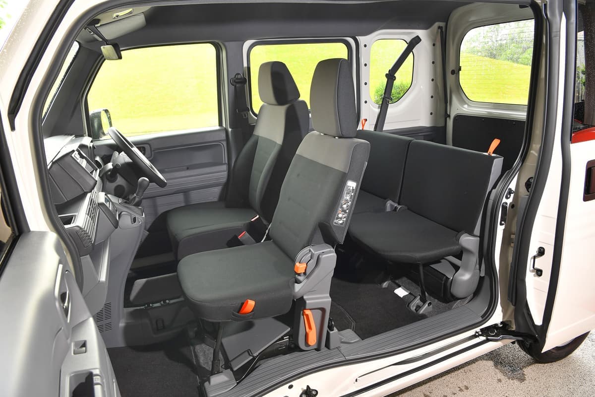 小は大を兼ねる 快適な車中泊を叶える軽自動車5選 画像2 Auto Messe Web カスタム アウトドア 福祉車両 モータースポーツなどのカーライフ情報が満載