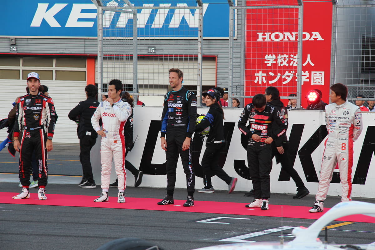 ジェンソン バトン Super Gt活動終了 モータースポーツ応援イベントで感謝の言葉語る ホンダレーシング Thanks Day 19 画像17 Auto Messe Web カスタム アウトドア 福祉車両 モータースポーツなどのカーライフ情報が満載