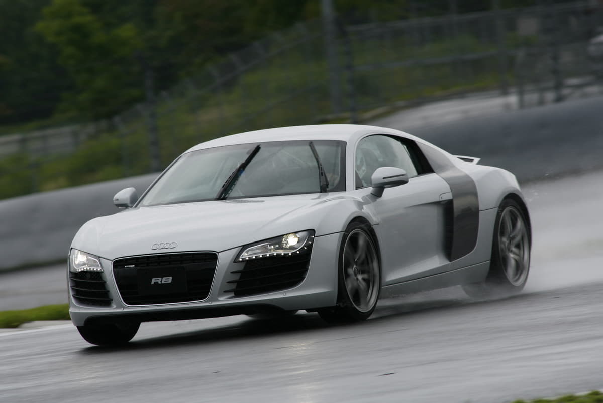 中古車ならば新車時の半値以下 今なら狙える 500万円で買える憧れのスーパーカー６選 画像5 Auto Messe Web カスタム アウトドア 福祉車両 モータースポーツなどのカーライフ情報が満載