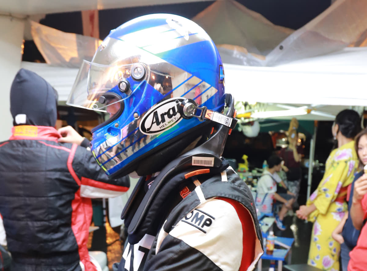 ４輪モータースポーツで使用するおすすめの競技用ヘルメット